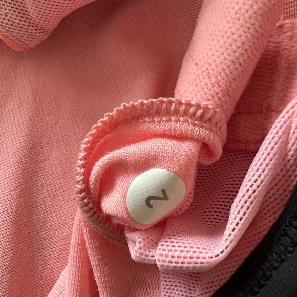 Lululemon top 2 - Picture 4 of 4